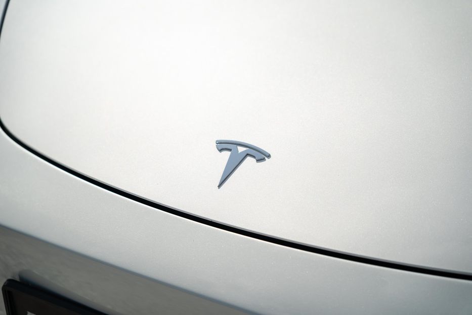 Продам Tesla Model Y Long Range Dual Motor 2022 года в Черновцах