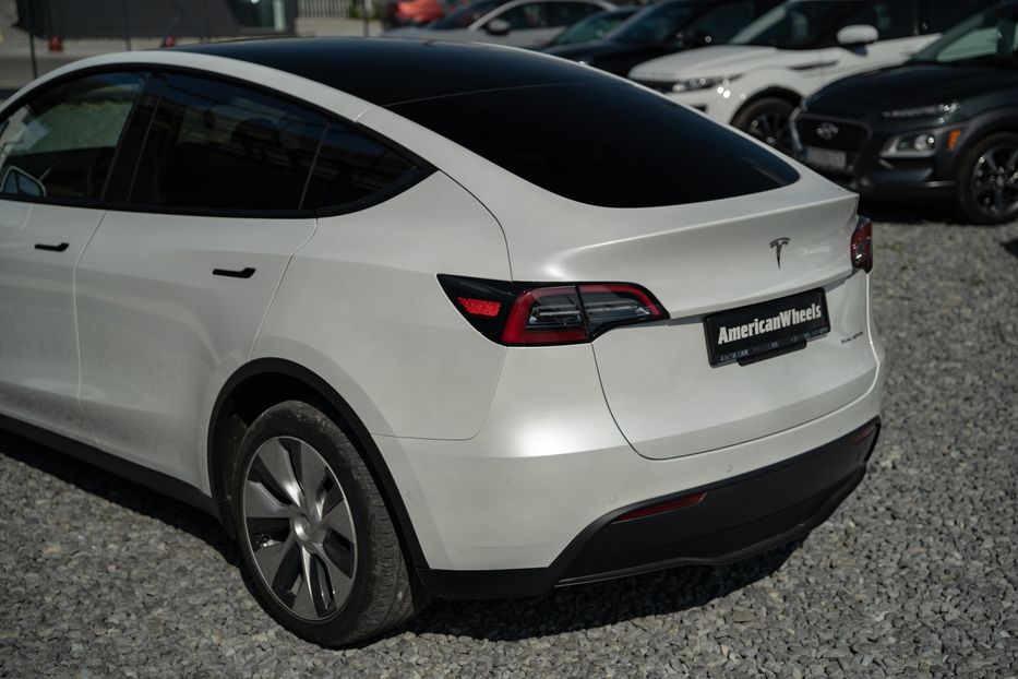 Продам Tesla Model Y Long Range Dual Motor 2022 года в Черновцах