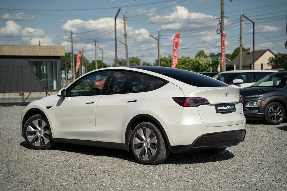 Продам Tesla Model Y Long Range Dual Motor 2022 года в Черновцах