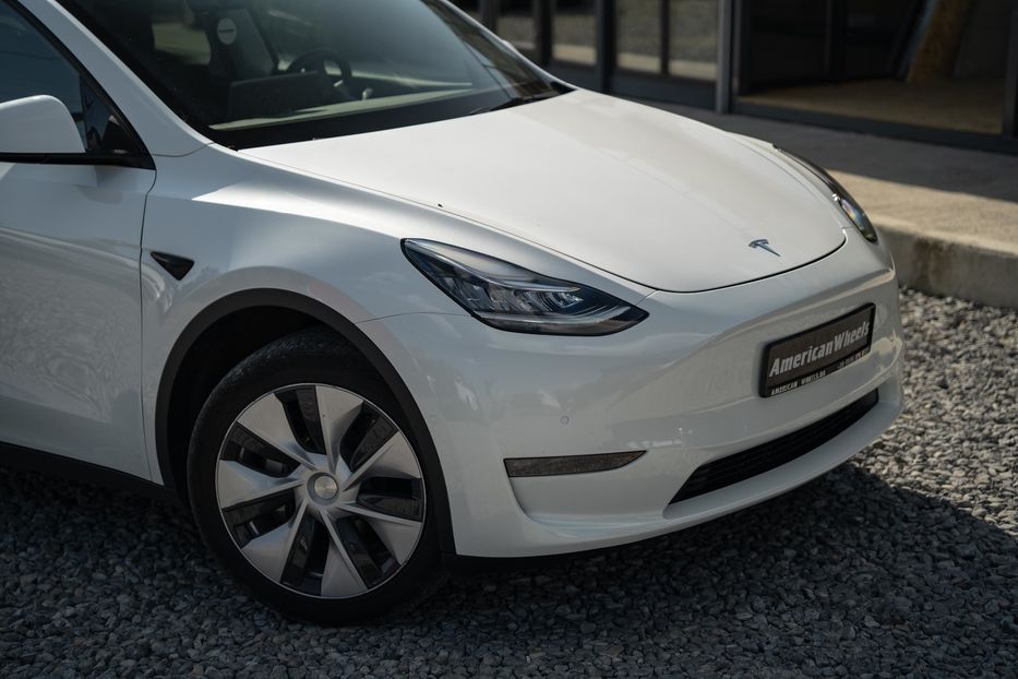 Продам Tesla Model Y Long Range Dual Motor 2022 года в Черновцах