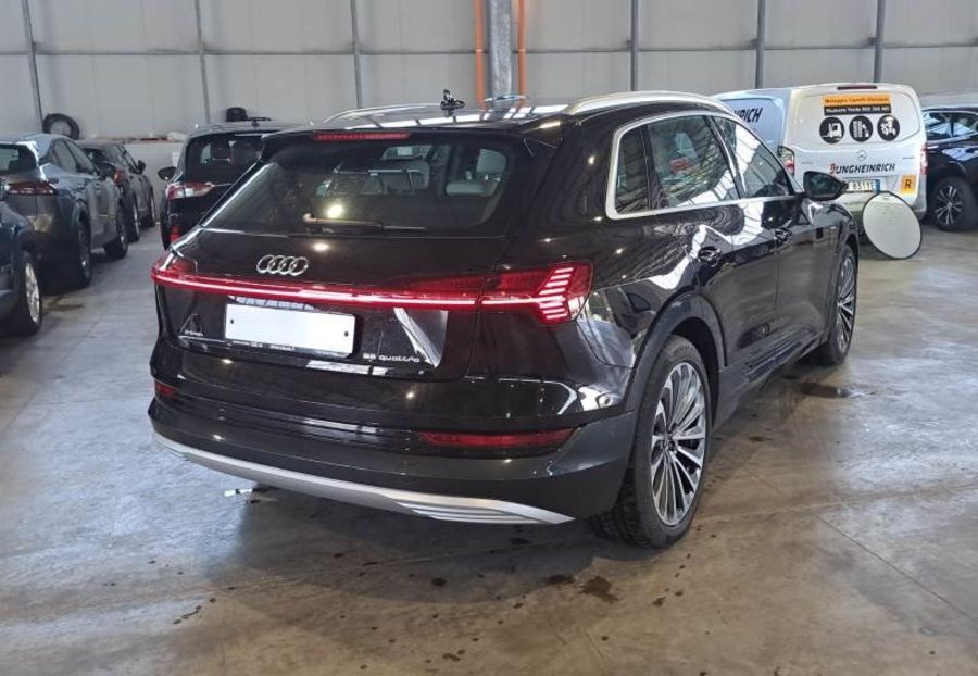 Продам Audi E-Tron 2022 года в Львове