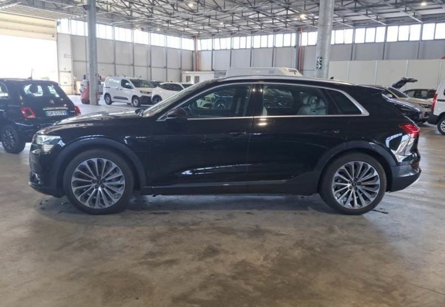Продам Audi E-Tron 2022 года в Львове