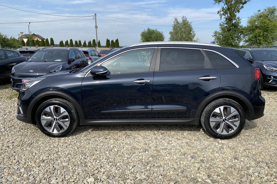 Продам Kia Niro 64кВт Макс.компл.Prestige Люк 2021 года в Львове