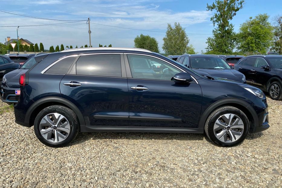 Продам Kia Niro 64кВт Макс.компл.Prestige Люк 2021 года в Львове