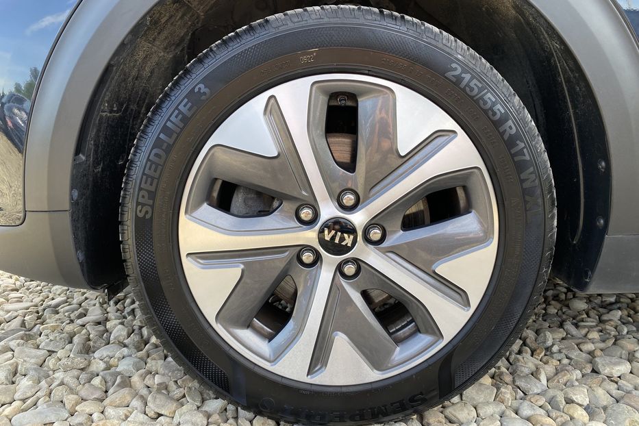 Продам Kia Niro 64кВт Макс.компл.Prestige Люк 2021 года в Львове