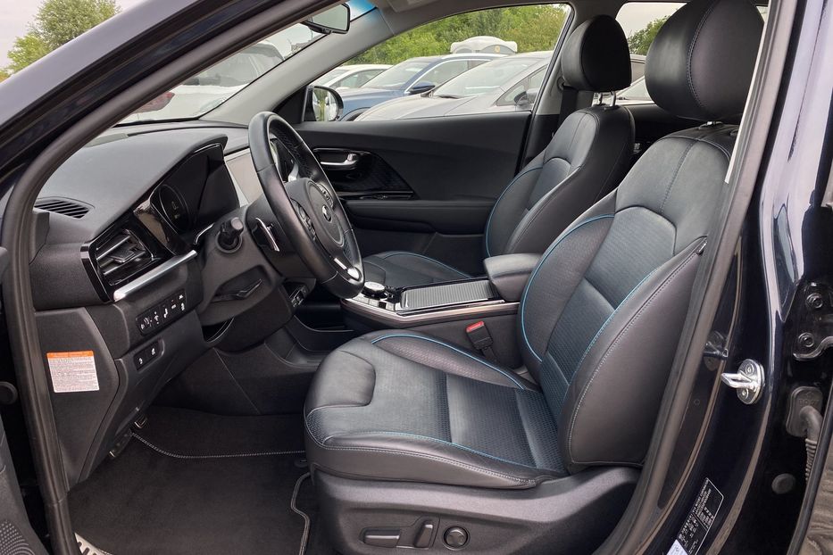 Продам Kia Niro 64кВт Макс.компл.Prestige Люк 2021 года в Львове