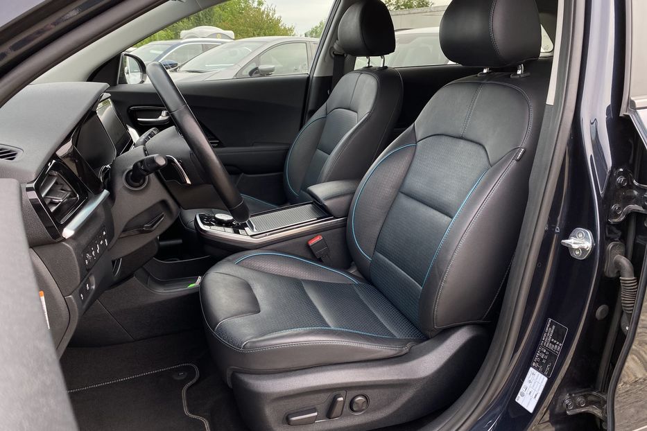 Продам Kia Niro 64кВт Макс.компл.Prestige Люк 2021 года в Львове