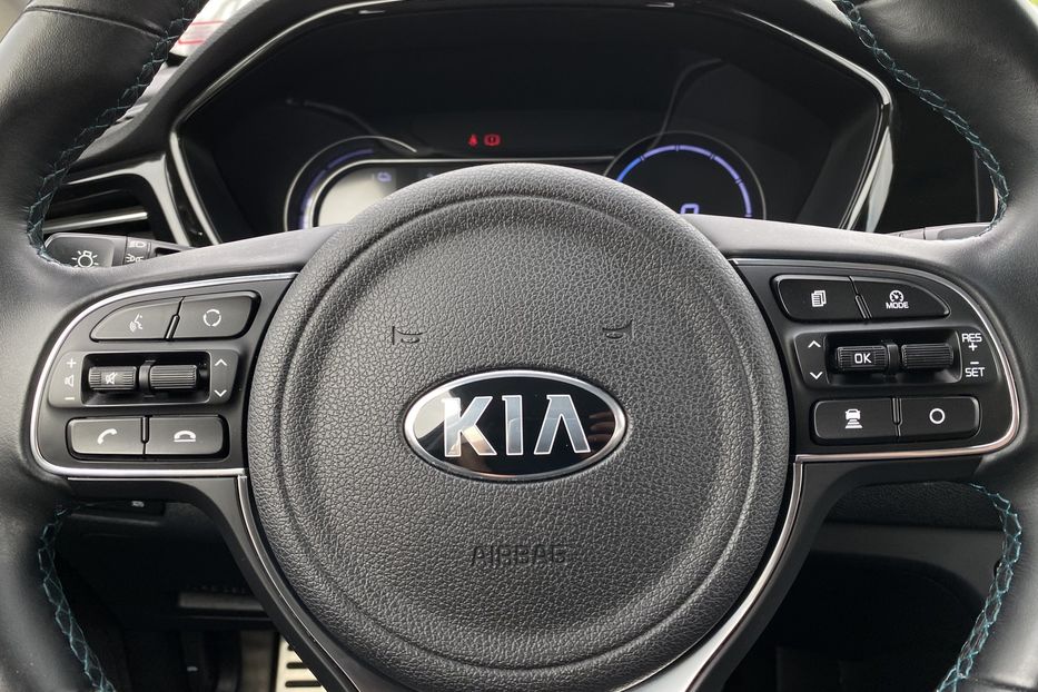 Продам Kia Niro 64кВт Макс.компл.Prestige Люк 2021 года в Львове