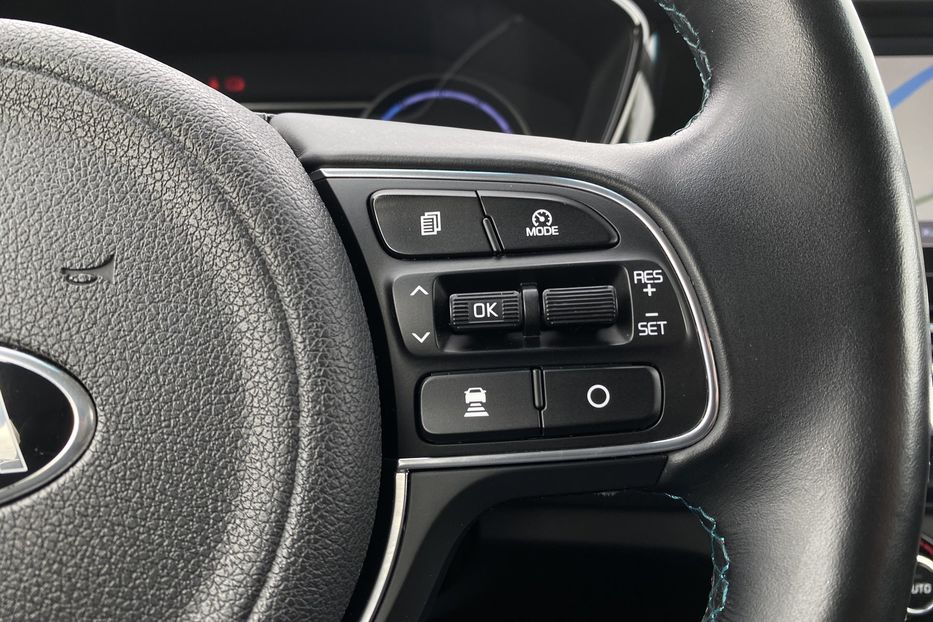 Продам Kia Niro 64кВт Макс.компл.Prestige Люк 2021 года в Львове