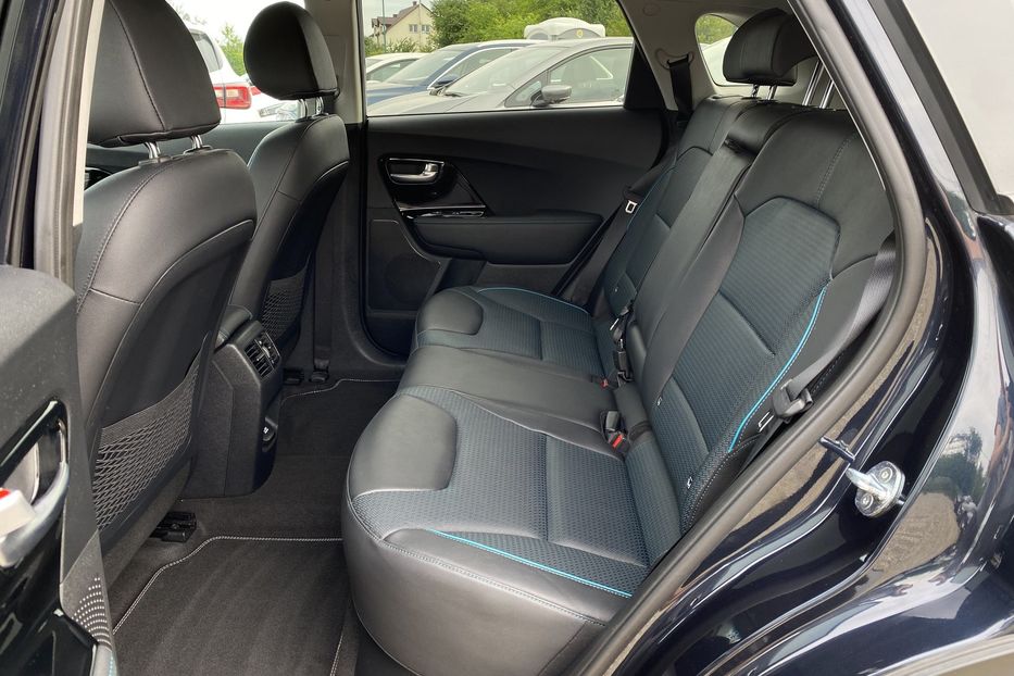 Продам Kia Niro 64кВт Макс.компл.Prestige Люк 2021 года в Львове