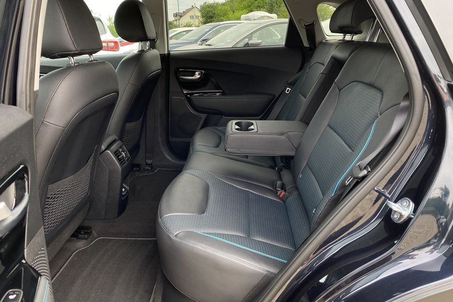 Продам Kia Niro 64кВт Макс.компл.Prestige Люк 2021 года в Львове