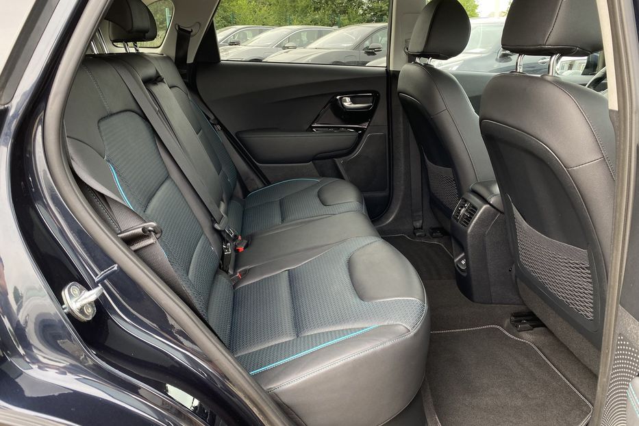 Продам Kia Niro 64кВт Макс.компл.Prestige Люк 2021 года в Львове