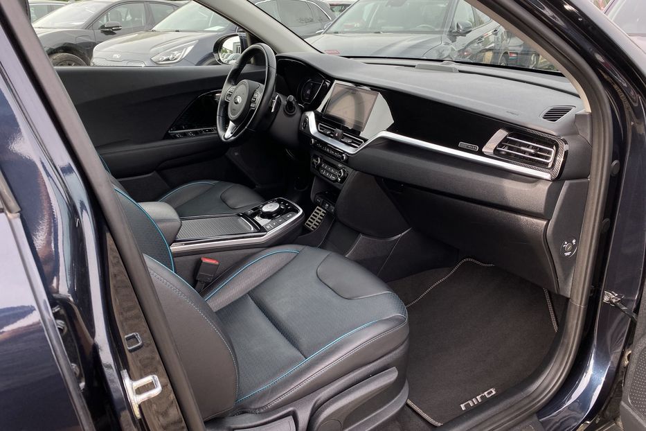 Продам Kia Niro 64кВт Макс.компл.Prestige Люк 2021 года в Львове