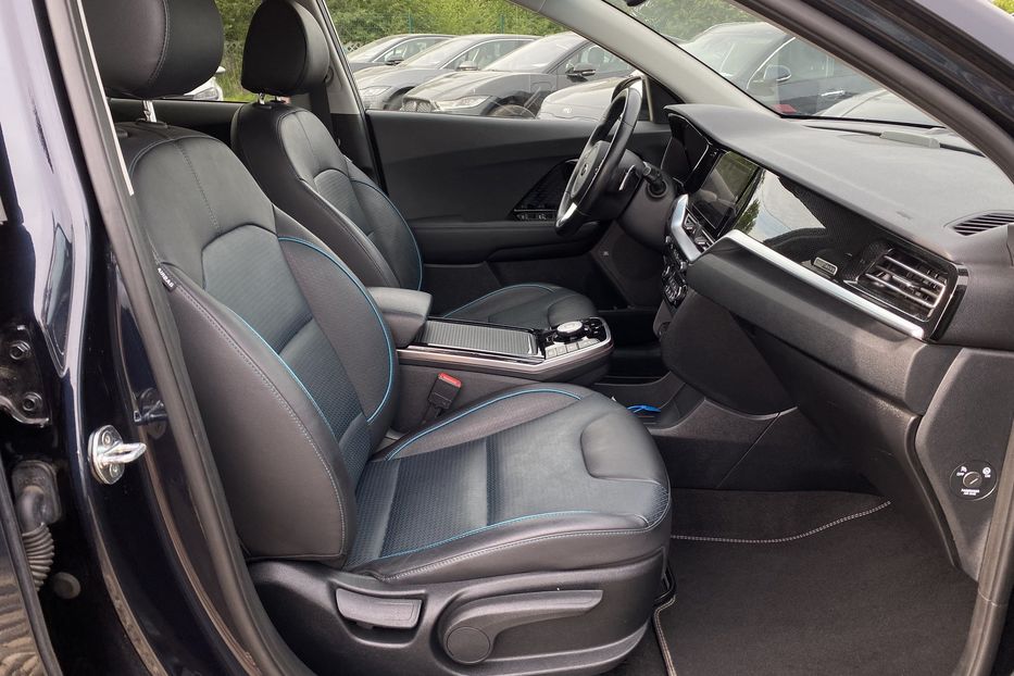 Продам Kia Niro 64кВт Макс.компл.Prestige Люк 2021 года в Львове