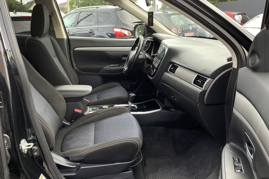 Продам Mitsubishi Outlander 2018 года в Луцке