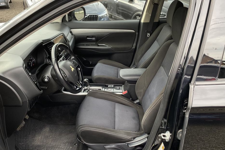 Продам Mitsubishi Outlander 2018 года в Луцке