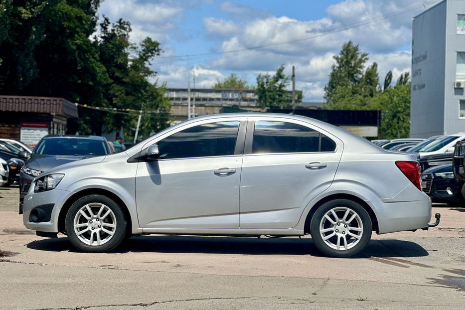Продам Chevrolet Aveo 2014 года в Киеве