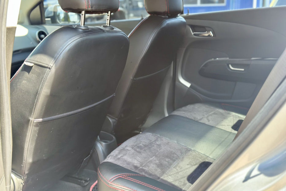 Продам Chevrolet Aveo 2014 года в Киеве