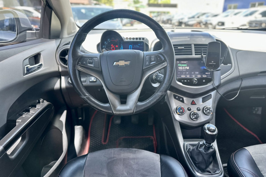 Продам Chevrolet Aveo 2014 года в Киеве