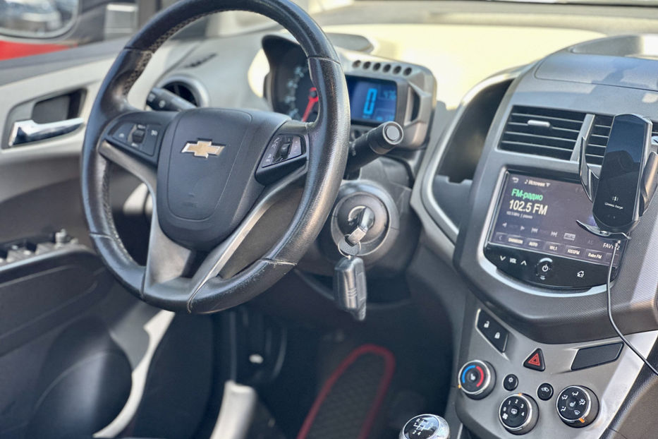 Продам Chevrolet Aveo 2014 года в Киеве