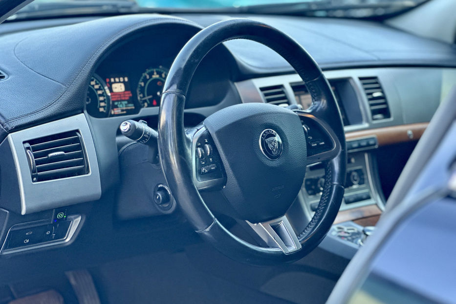 Продам Jaguar XF 2012 года в Киеве