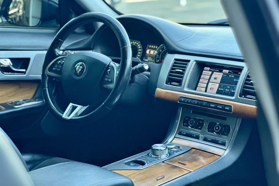 Продам Jaguar XF 2012 года в Киеве