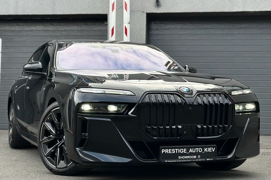 Продам BMW 760 BMW 760i MHEV Steptronic 2022 года в Киеве