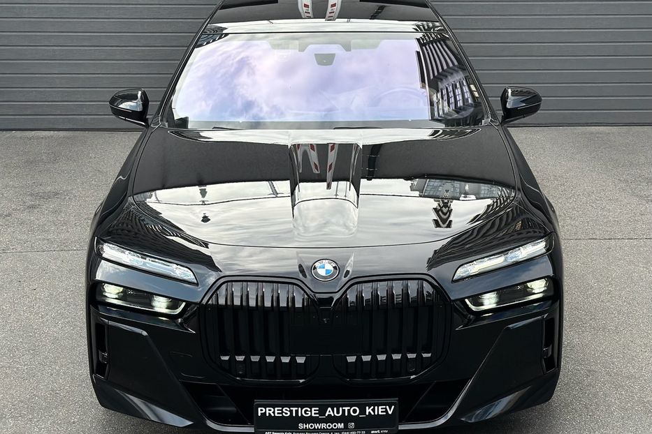 Продам BMW 760 BMW 760i MHEV Steptronic 2022 года в Киеве