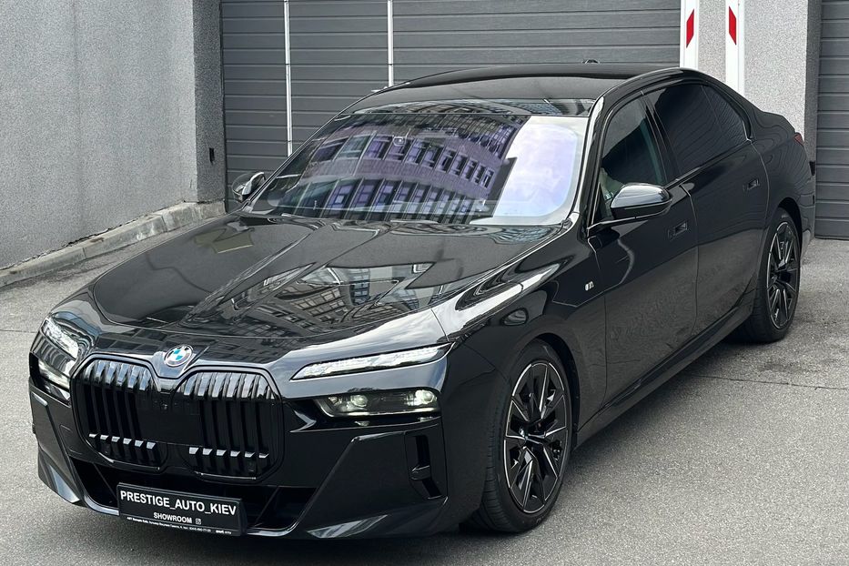 Продам BMW 760 BMW 760i MHEV Steptronic 2022 года в Киеве