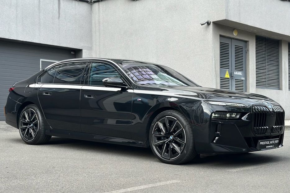 Продам BMW 760 BMW 760i MHEV Steptronic 2022 года в Киеве