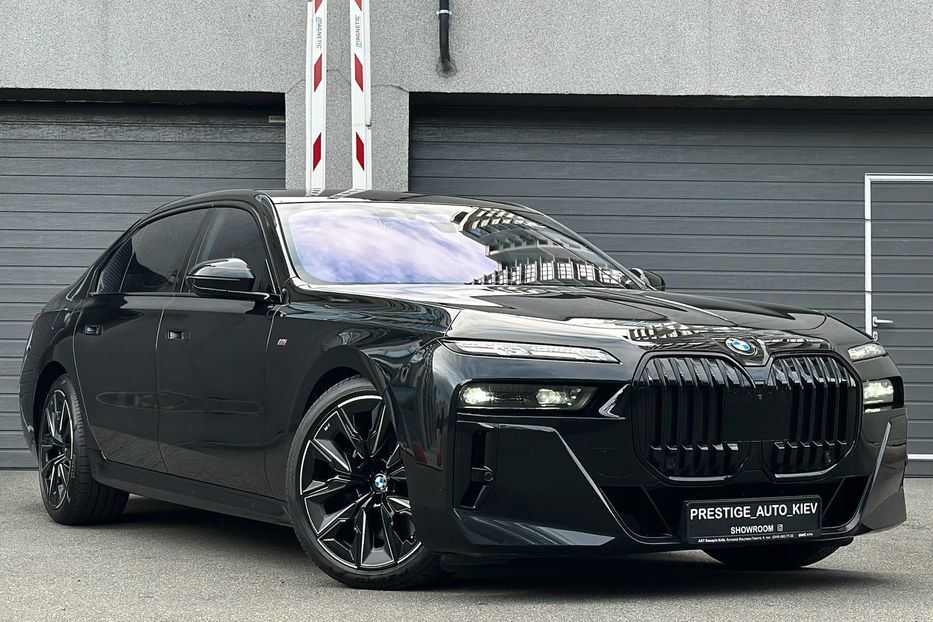 Продам BMW 760 BMW 760i MHEV Steptronic 2022 года в Киеве