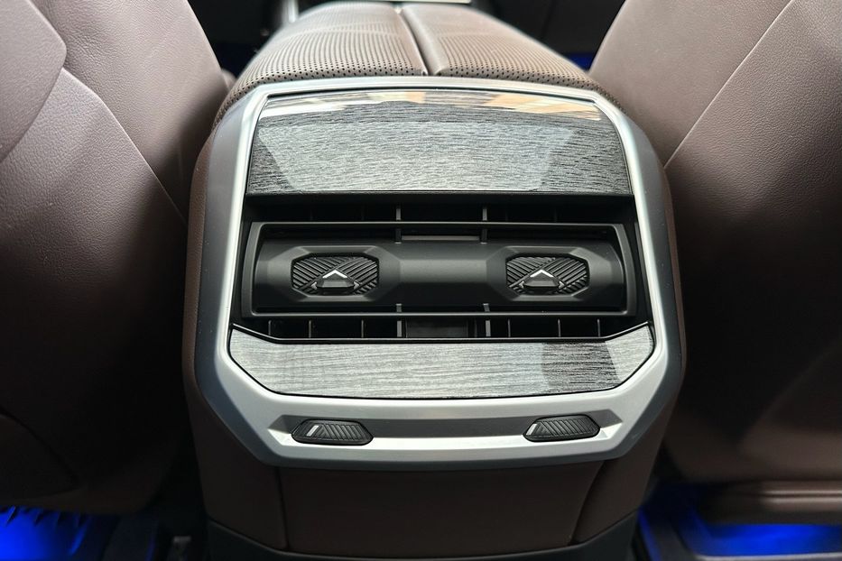 Продам BMW 760 BMW 760i MHEV Steptronic 2022 года в Киеве