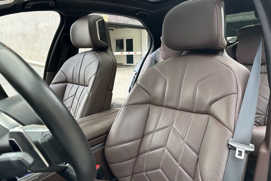 Продам BMW 760 BMW 760i MHEV Steptronic 2022 года в Киеве