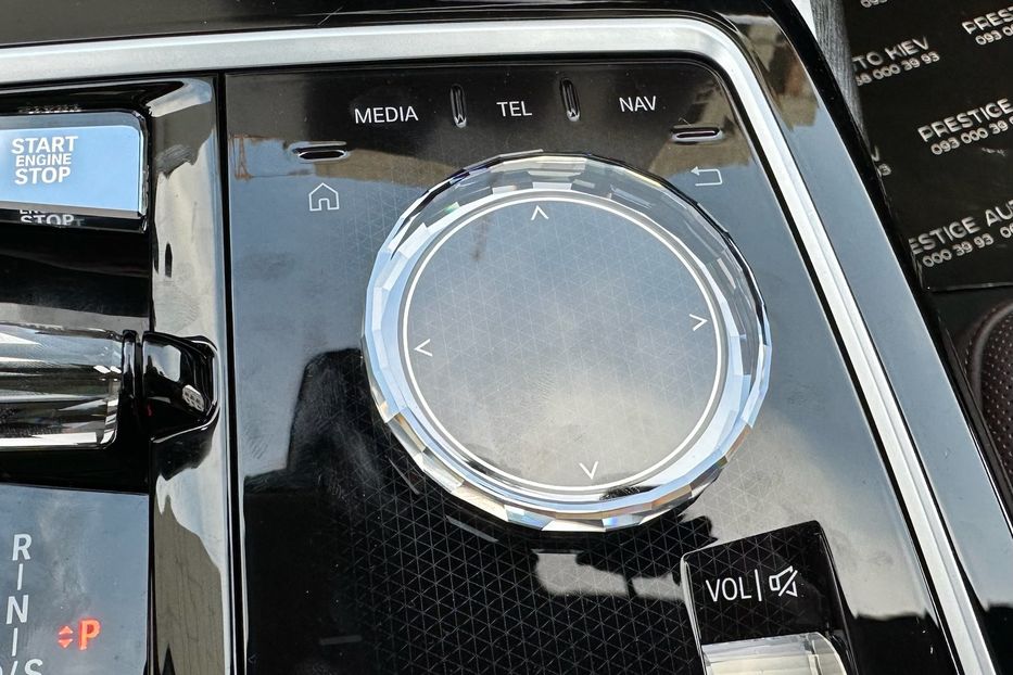 Продам BMW 760 BMW 760i MHEV Steptronic 2022 года в Киеве