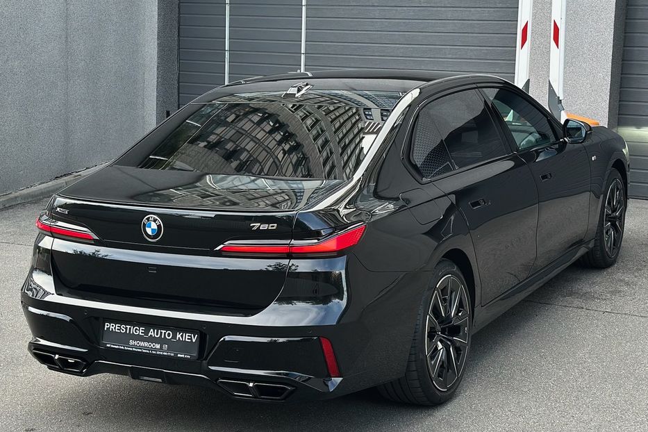 Продам BMW 760 BMW 760i MHEV Steptronic 2022 года в Киеве