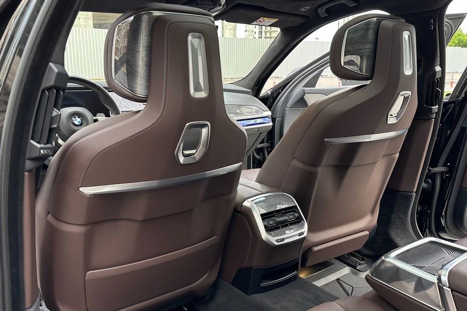 Продам BMW 760 BMW 760i MHEV Steptronic 2022 года в Киеве