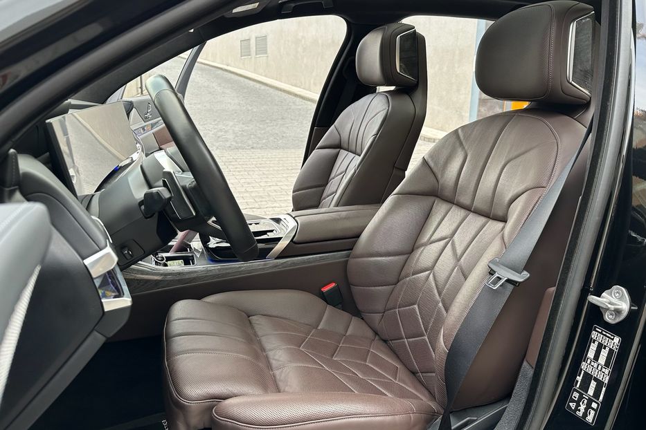Продам BMW 760 BMW 760i MHEV Steptronic 2022 года в Киеве