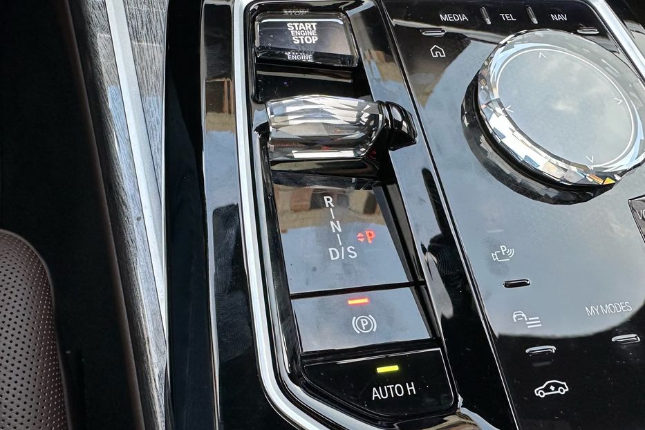 Продам BMW 760 BMW 760i MHEV Steptronic 2022 года в Киеве