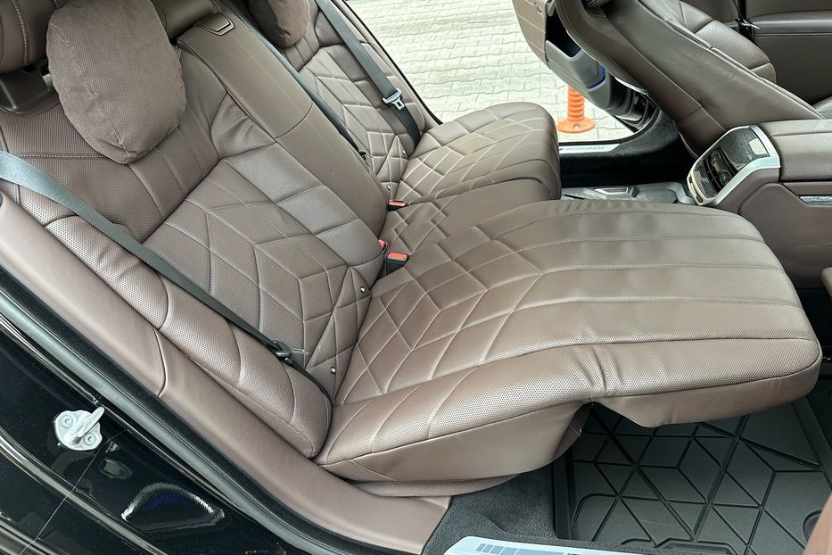 Продам BMW 760 BMW 760i MHEV Steptronic 2022 года в Киеве