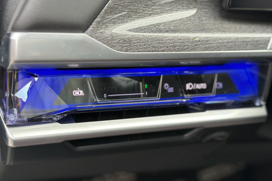 Продам BMW 760 BMW 760i MHEV Steptronic 2022 года в Киеве