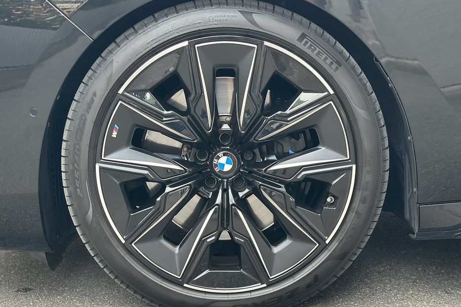 Продам BMW 760 BMW 760i MHEV Steptronic 2022 года в Киеве