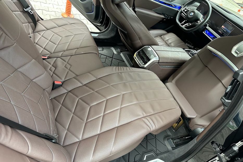 Продам BMW 760 BMW 760i MHEV Steptronic 2022 года в Киеве