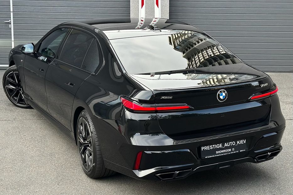 Продам BMW 760 BMW 760i MHEV Steptronic 2022 года в Киеве