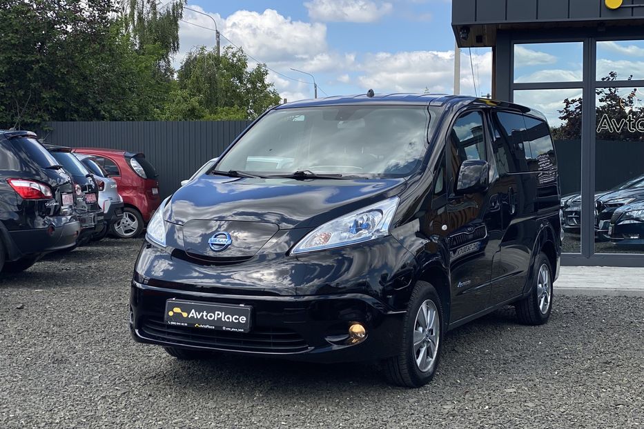 Продам Nissan NV 200 2016 года в Луцке