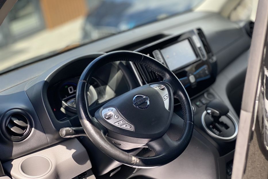 Продам Nissan NV 200 2016 года в Луцке