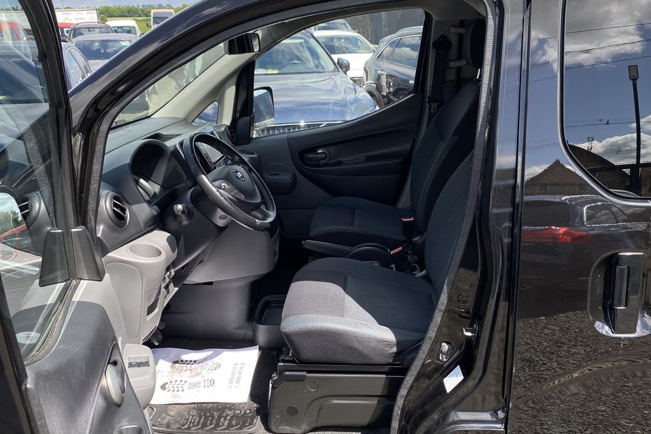 Продам Nissan NV 200 2016 года в Луцке