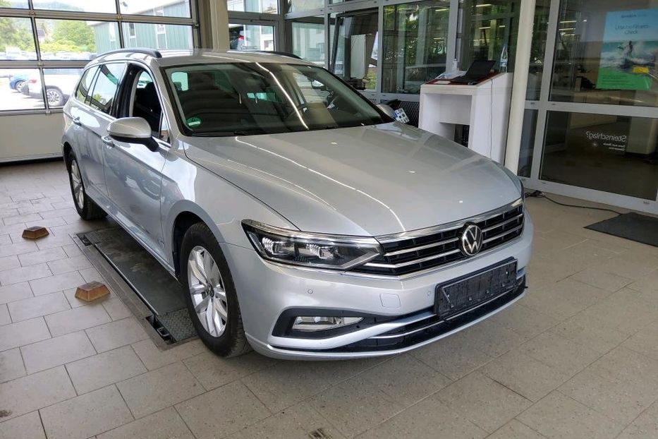 Продам Volkswagen Passat 2022 года в Львове