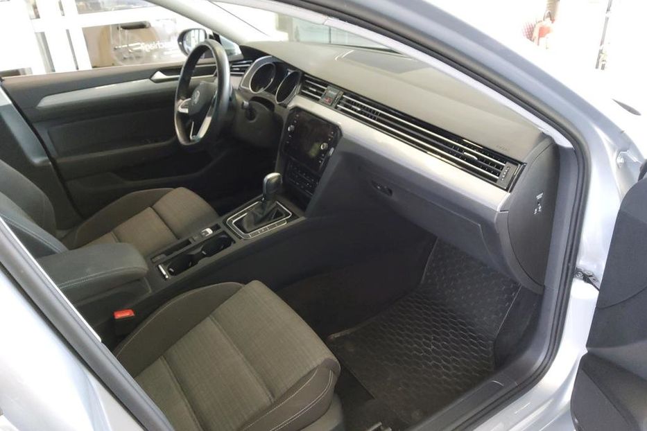 Продам Volkswagen Passat 2022 года в Львове