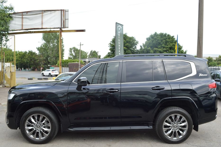 Продам Toyota Land Cruiser 300 2021 года в Одессе
