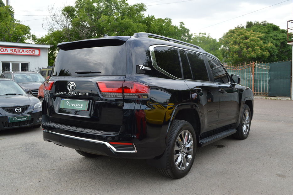 Продам Toyota Land Cruiser 300 2021 года в Одессе